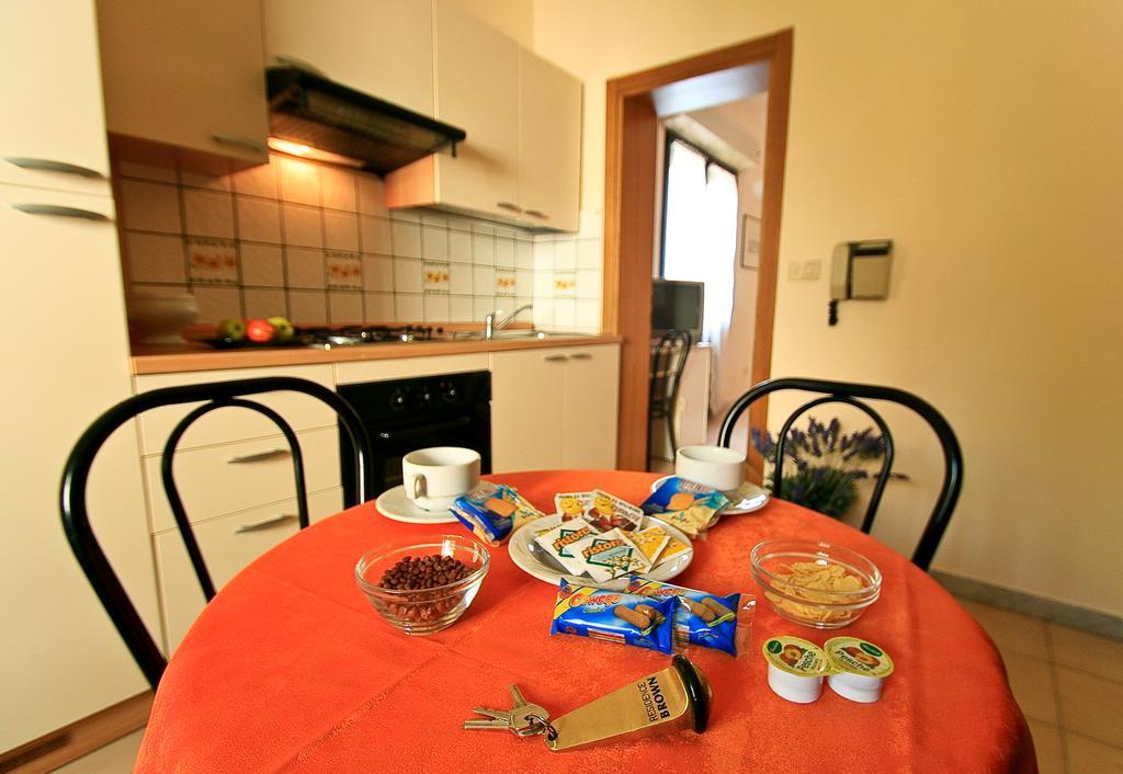 Residence Brown Ріміні Екстер'єр фото
