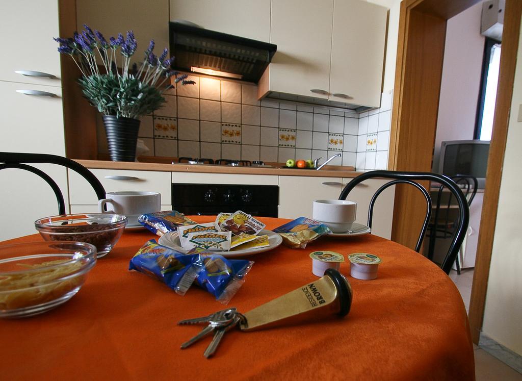 Residence Brown Ріміні Екстер'єр фото