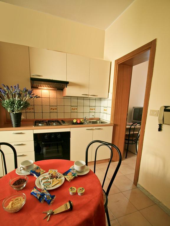 Residence Brown Ріміні Екстер'єр фото